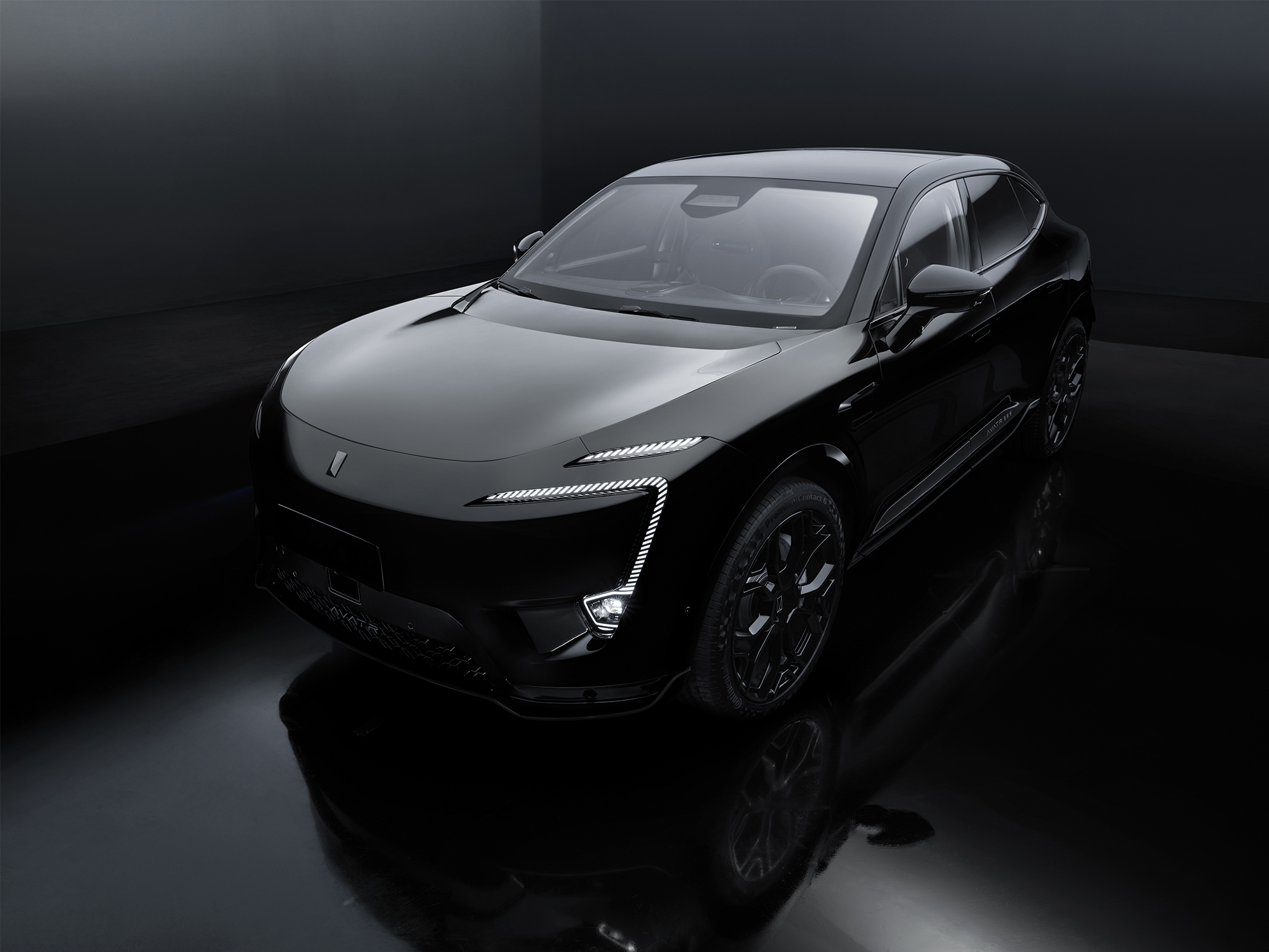 阿维塔 011 左45°