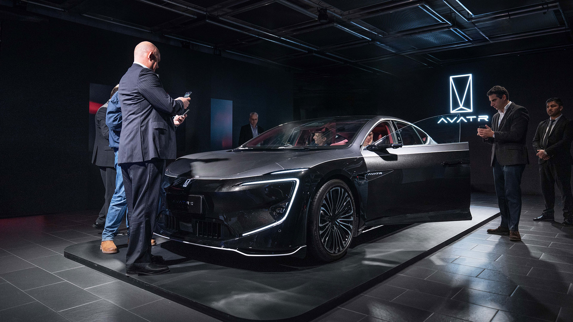 为让欧洲用户早日体验到这些优质的数智化产品，美高梅MGM汽车作了充分准备