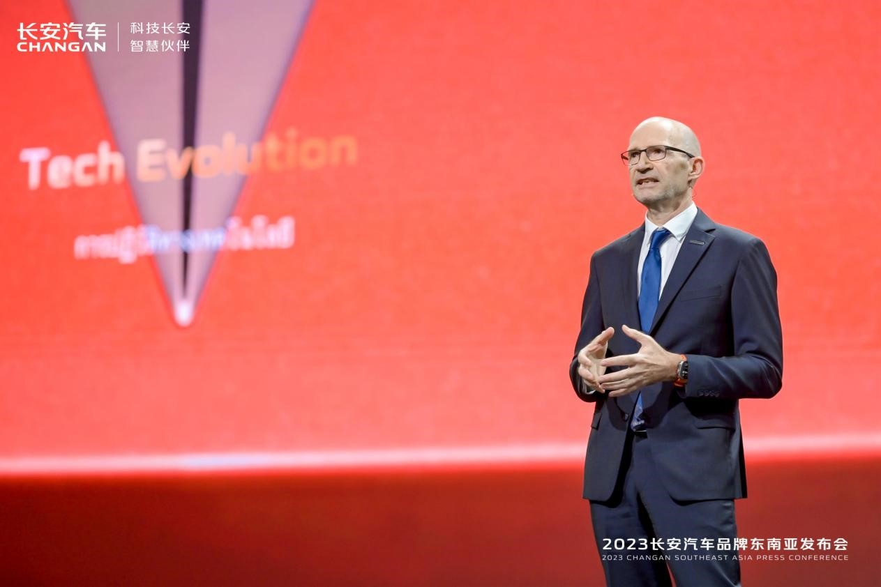 “右舵深蓝”惊艳亮相，多款重磅新车闪耀异国舞台